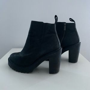 Dr. Martens Magdalena Ankle Booties. Size 8